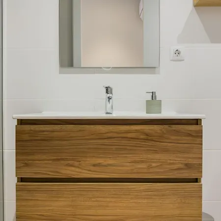 Novus Homes Plaza Espana Daire *