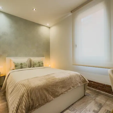 Novus Homes Plaza Espana Daire