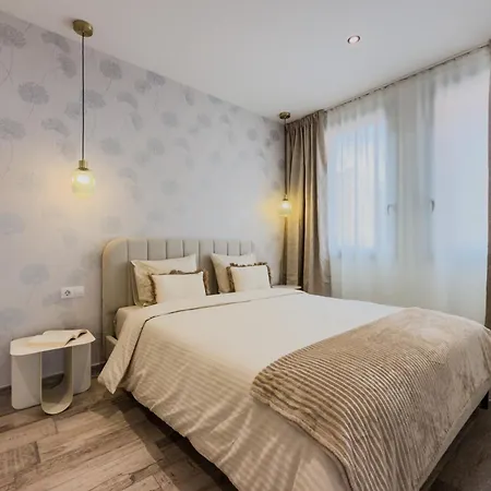 Novus Homes Plaza Espana Daire *